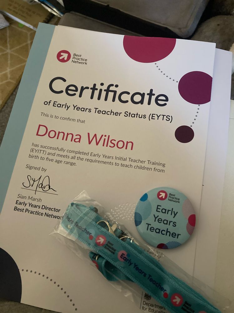 Achieve verifiable Early Years Teacher Status (EYTS) online.